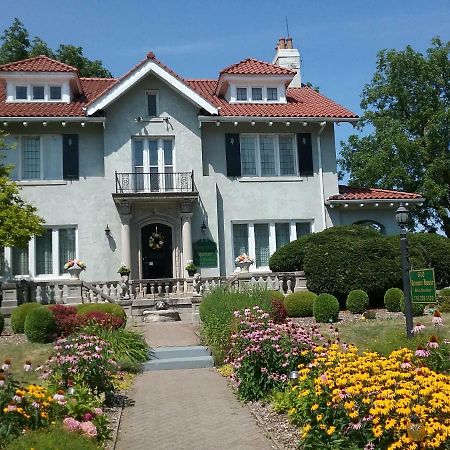 Hanover House Bed And Breakfast ไนแอการาฟอลส์ ภายนอก รูปภาพ