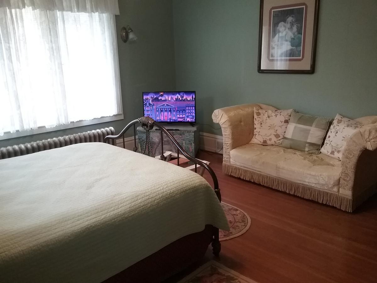 Hanover House Bed And Breakfast ไนแอการาฟอลส์ ภายนอก รูปภาพ