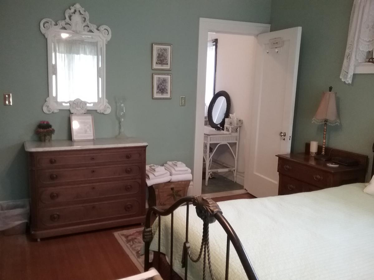 Hanover House Bed And Breakfast ไนแอการาฟอลส์ ภายนอก รูปภาพ