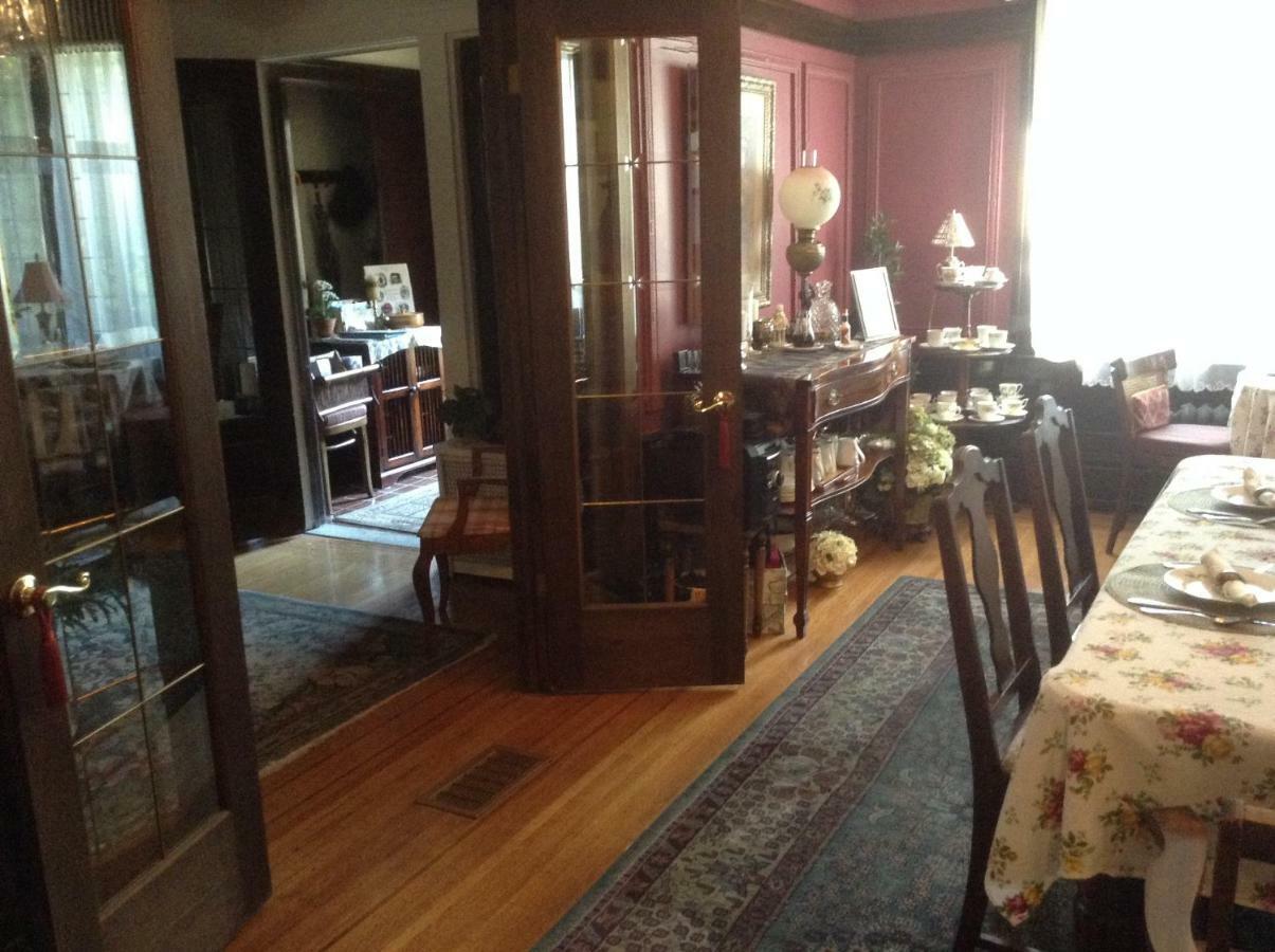 Hanover House Bed And Breakfast ไนแอการาฟอลส์ ภายนอก รูปภาพ