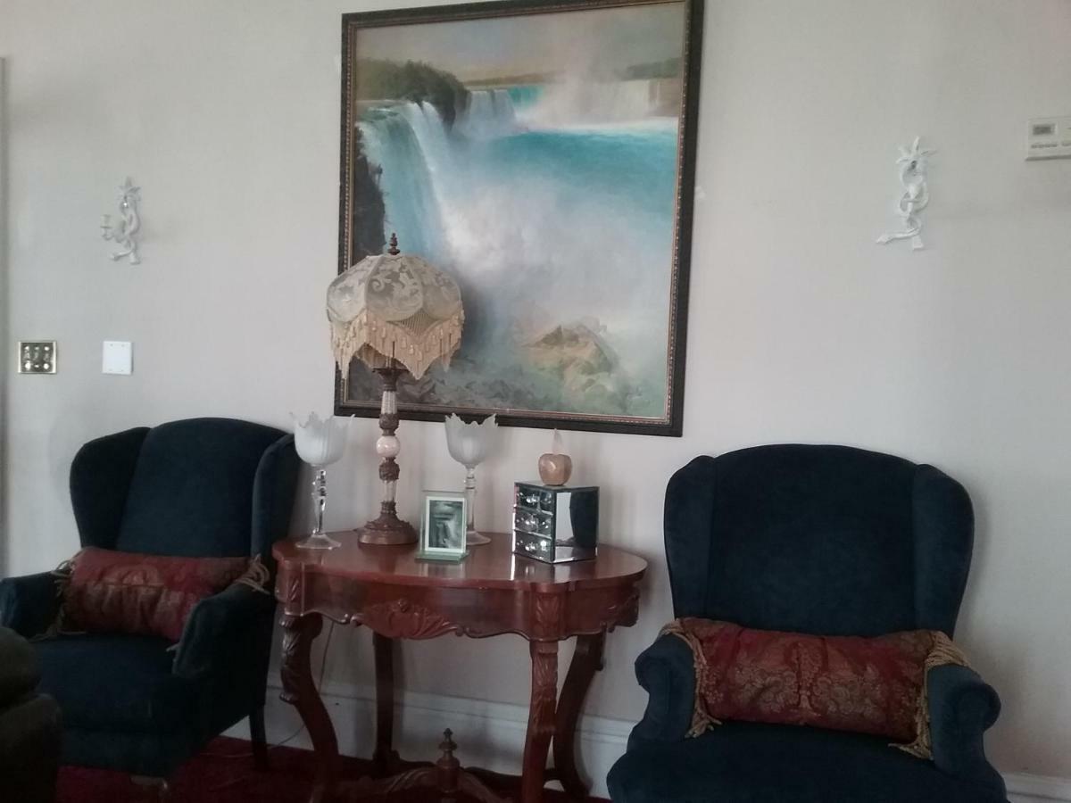 Hanover House Bed And Breakfast ไนแอการาฟอลส์ ภายนอก รูปภาพ