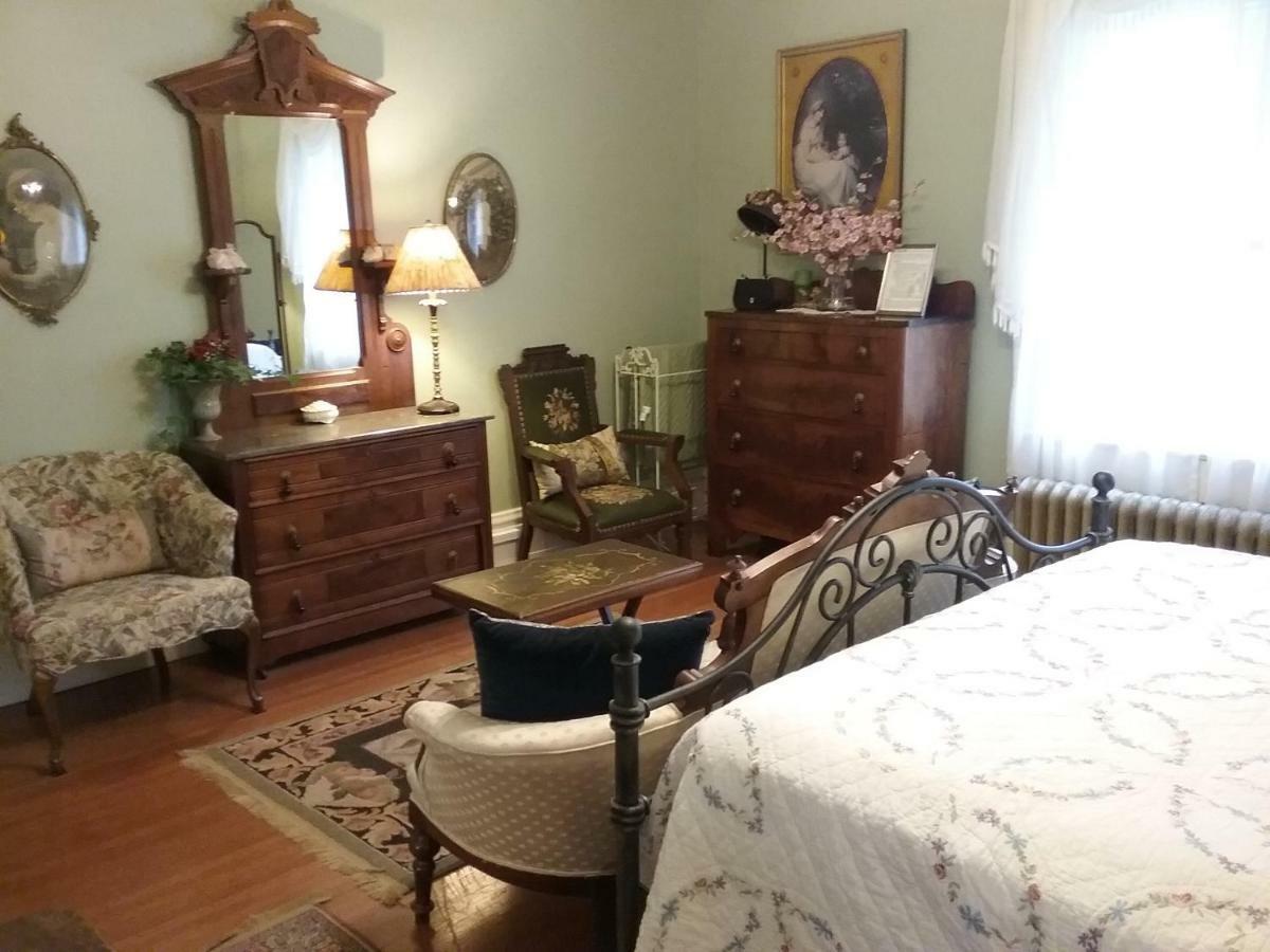 Hanover House Bed And Breakfast ไนแอการาฟอลส์ ภายนอก รูปภาพ