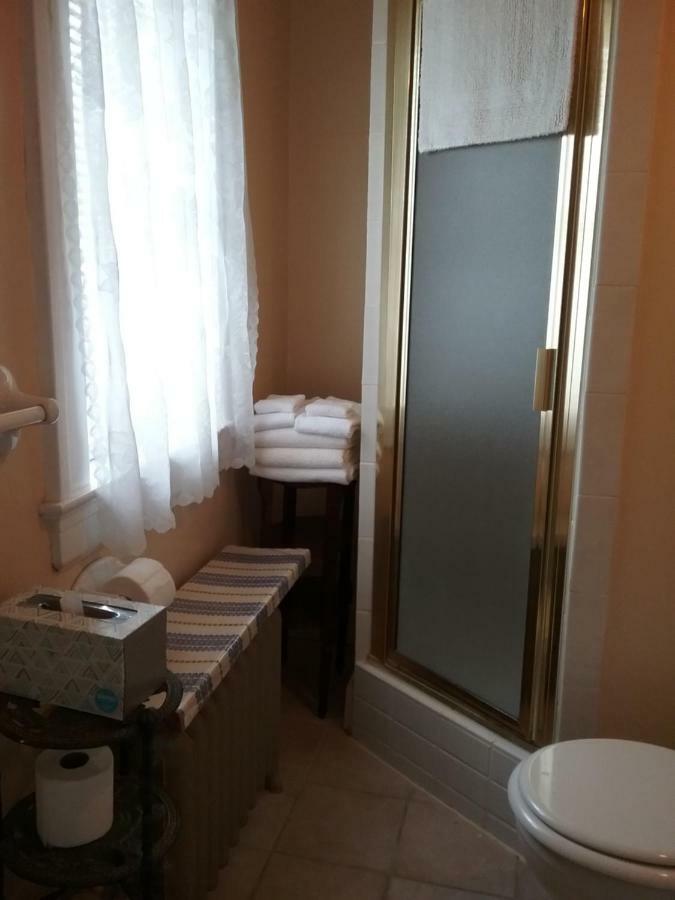 Hanover House Bed And Breakfast ไนแอการาฟอลส์ ภายนอก รูปภาพ